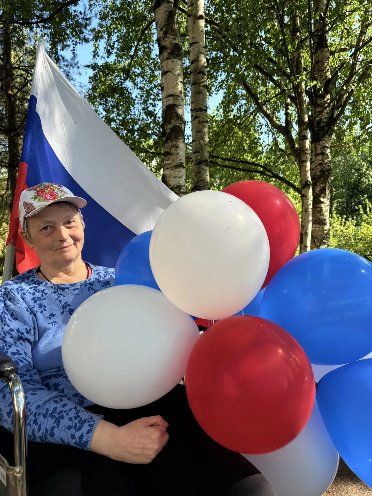 ЛОГБУ «Всеволожский ДИ» поздравляет всех с Днём России 🇷🇺