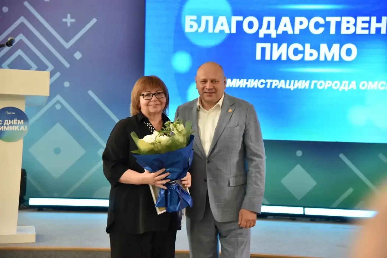 Вместе с главой нашего региона Виталием Павловичем Хоценко поздравили сотрудников ГК «Титан» с Днем 