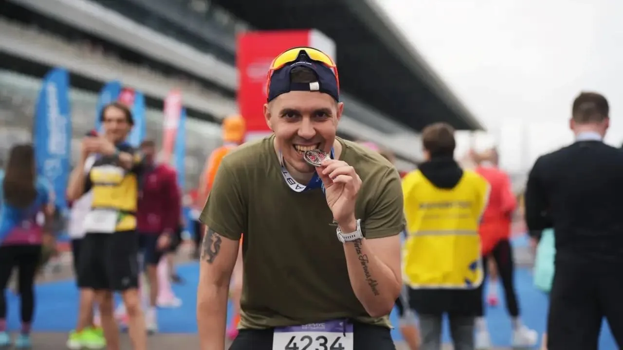 🌟 Сразу после чемпионата России по полумарафону на «Сириус Автодроме» стартовали забеги элиты и люби