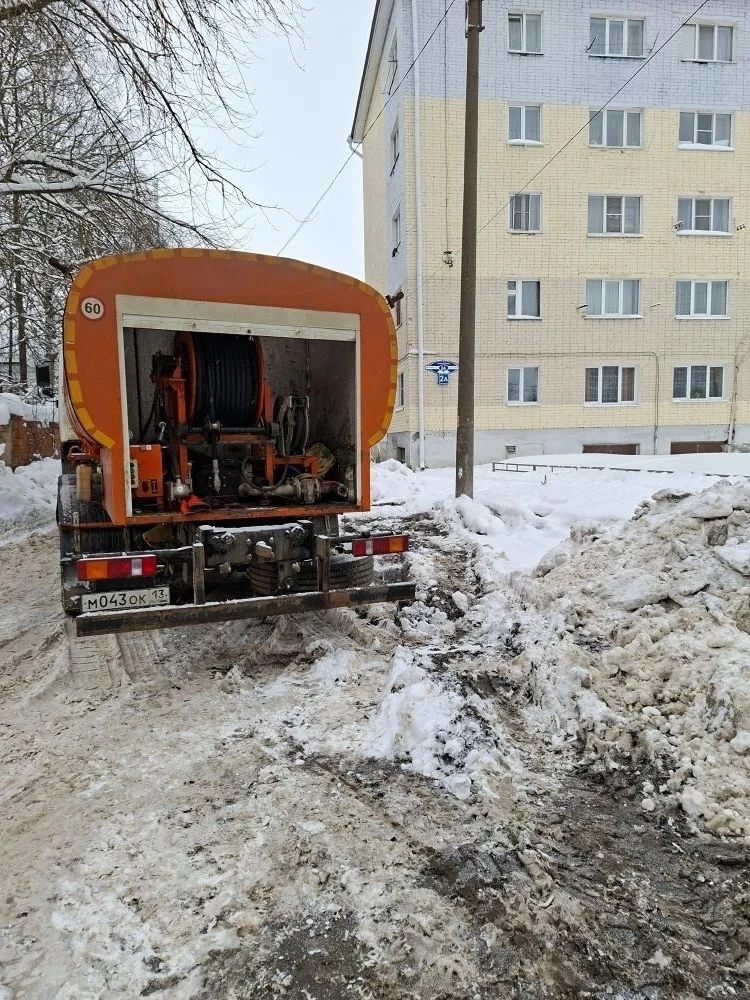 🚰 Коммунальные службы Саранска борются с засорами канализации!