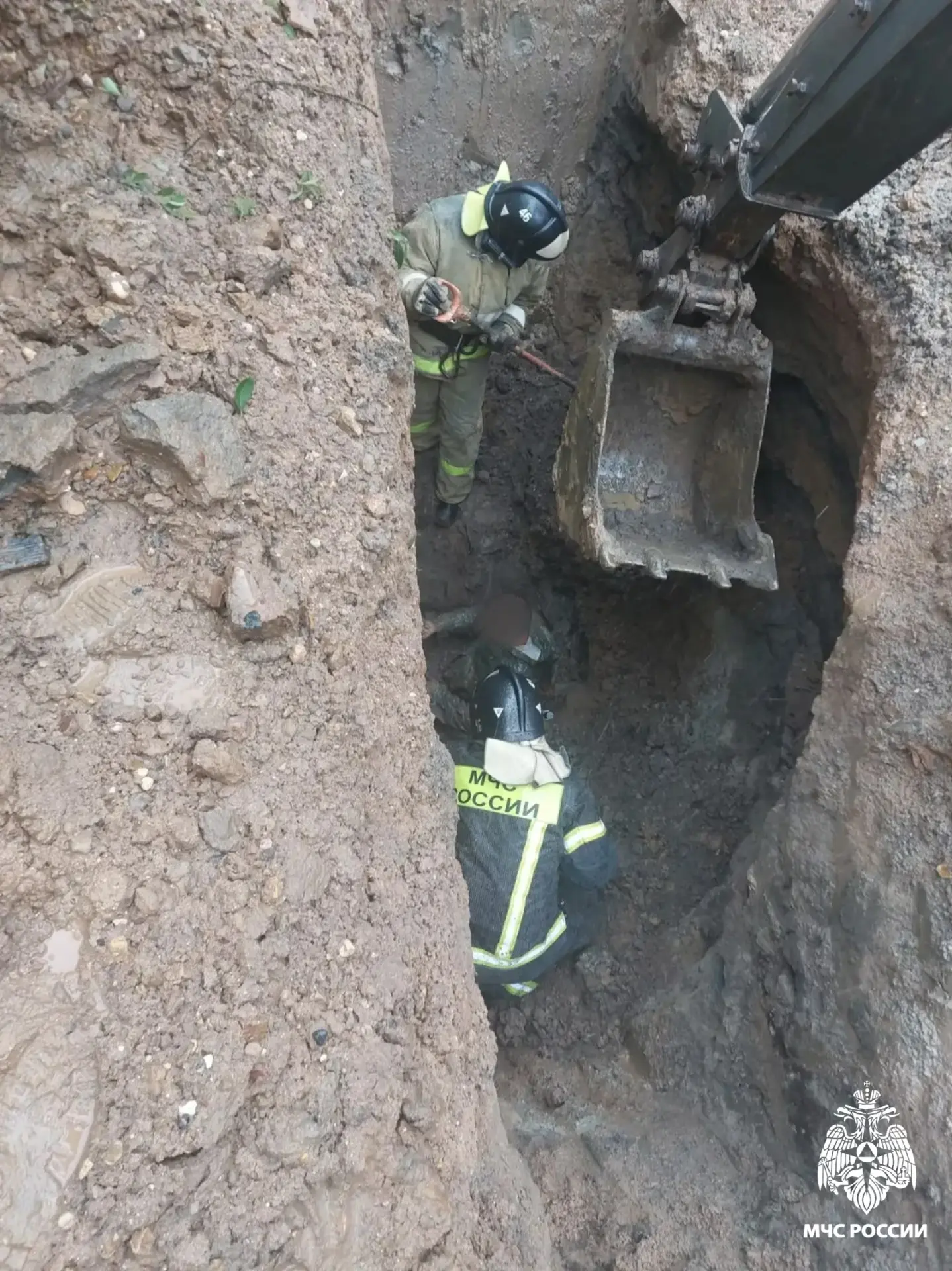 Спасение из-под завала в Рамешковском округе