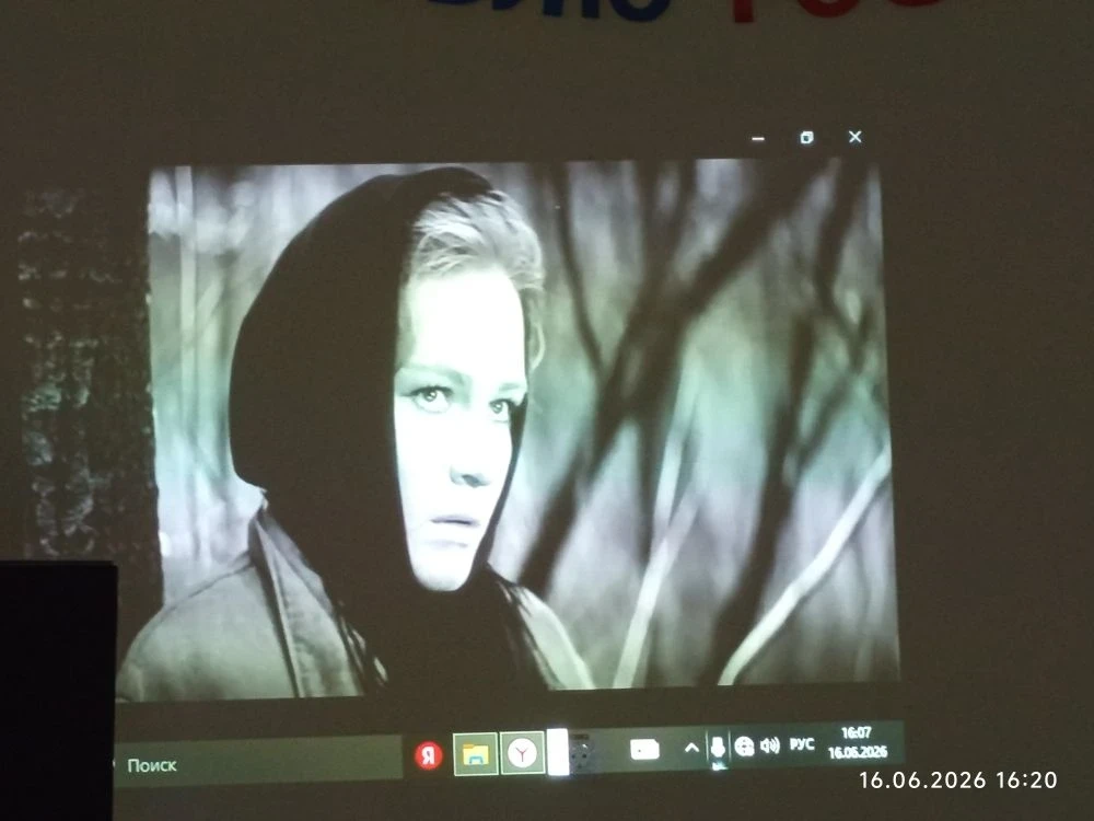 Людмила Чурсина — актриса невероятного таланта. Над судьбой ее героинь рыдали миллионы зрителей. Сре