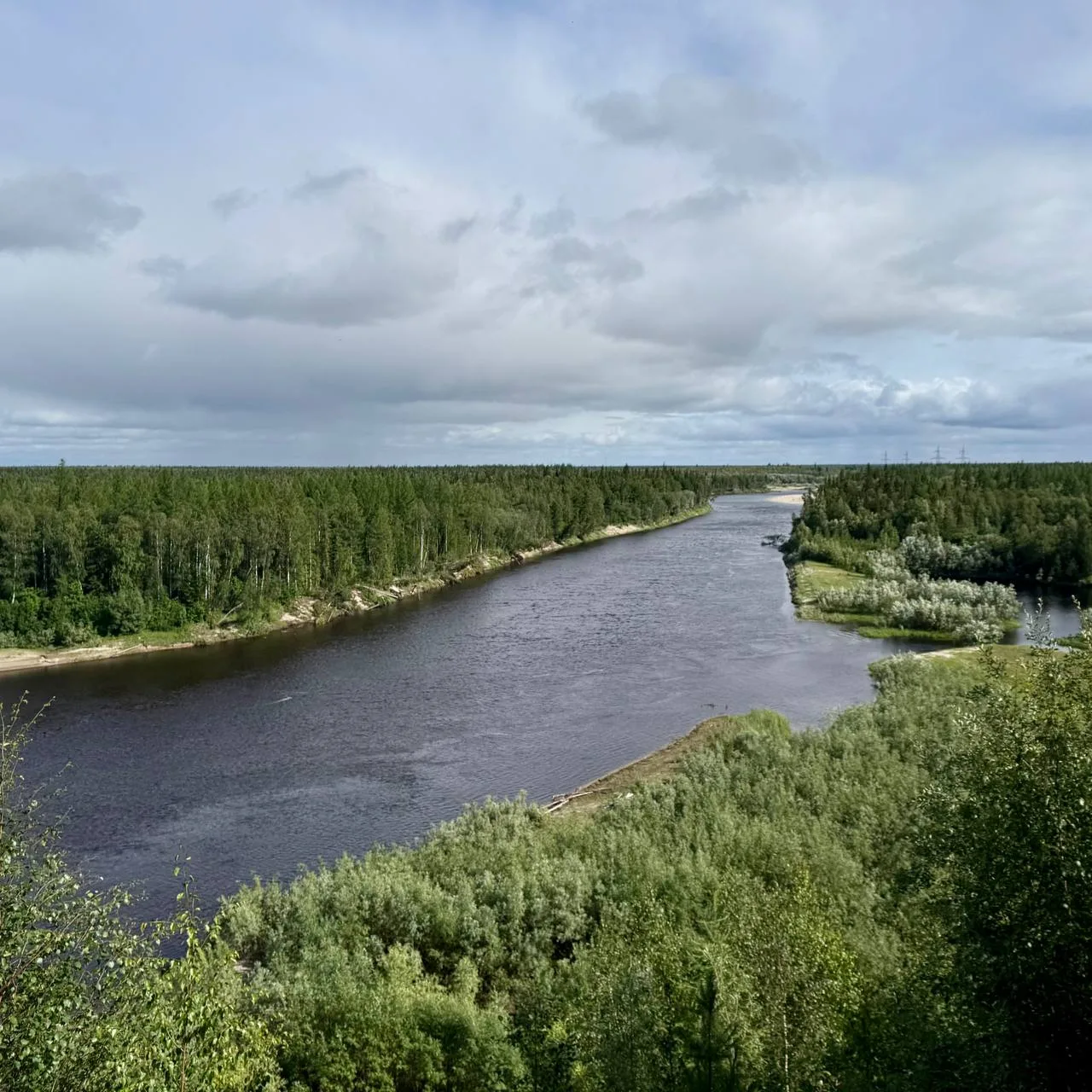 Доброе утро!

Сегодня можно плыть по течению… если это течение ведёт к выходным 🌊😄

Фото: Светлана