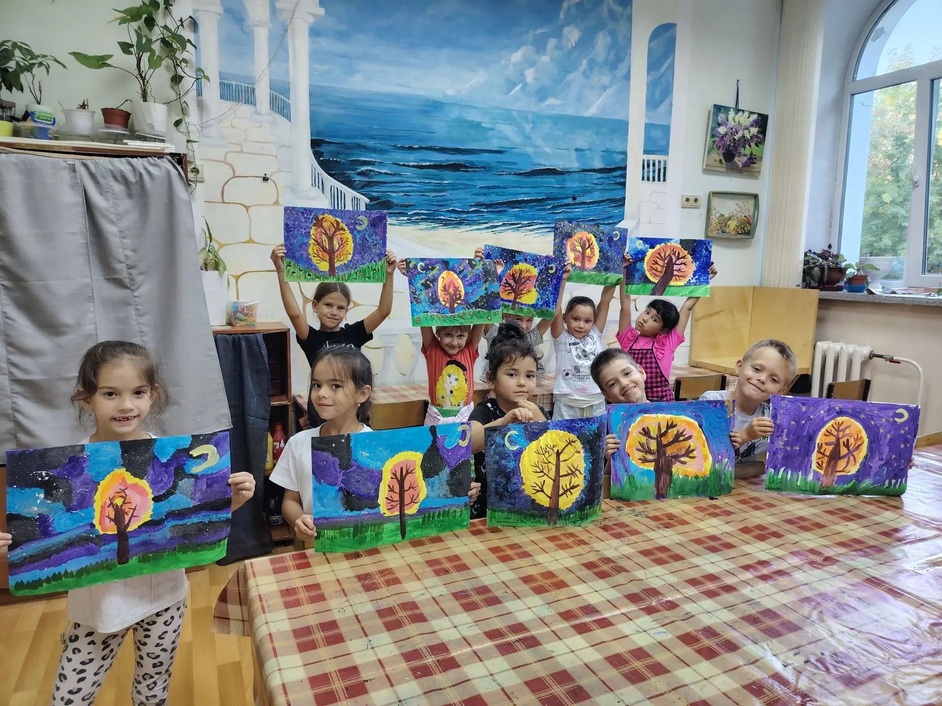 🎨 Занятия в образцовом коллективе "Волшебная кисточка" идут полным ходом! 🎨🌟 Дорогие...