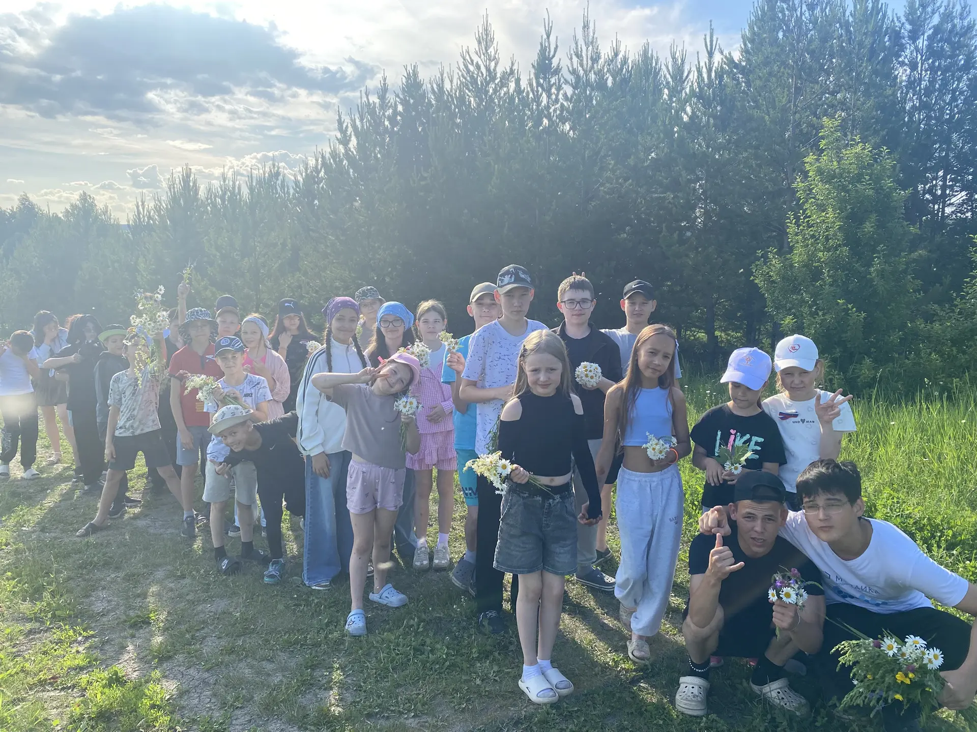 🌊 День Нептуна в нашем лагере прошёл на ура!

Днём дети играли с водой, обливались и веселились от 