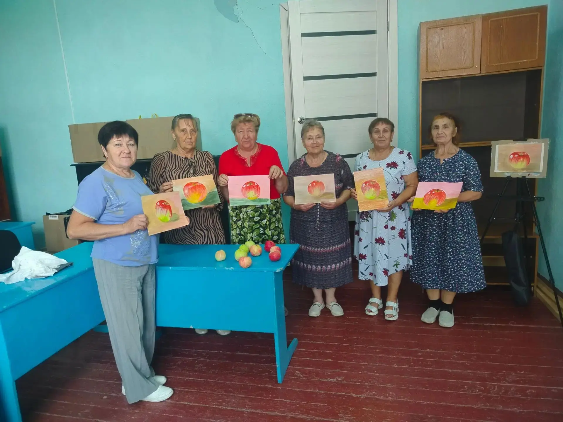 🍎Сегодня, в честь Яблочного Спаса, прошел  творческий мастер-класс по рисованию яблок...
