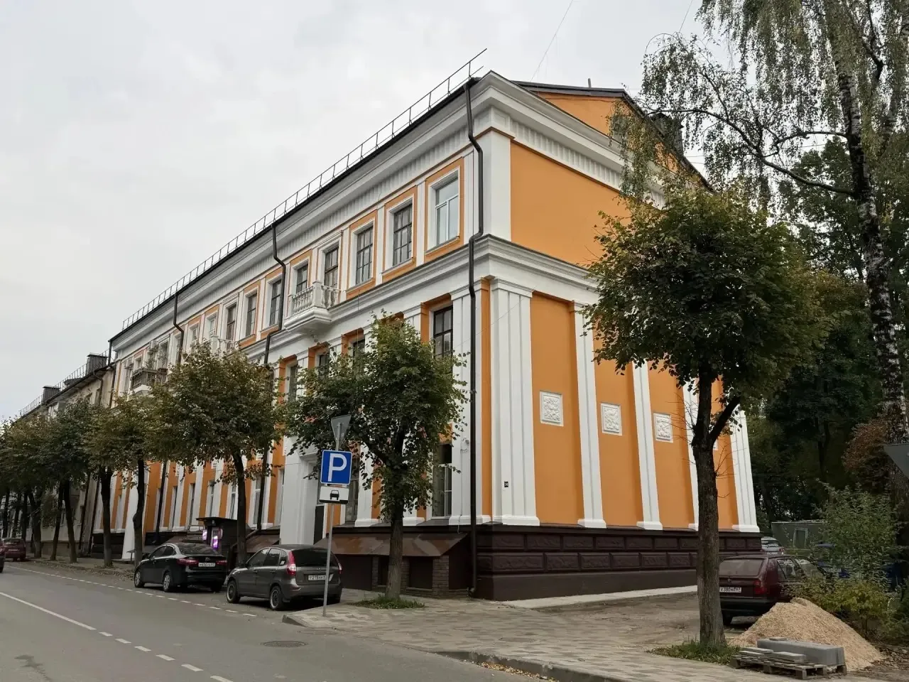 Ведём системную работу по обновлению жилого фонда в Смоленской области. Это вопрос безо...
