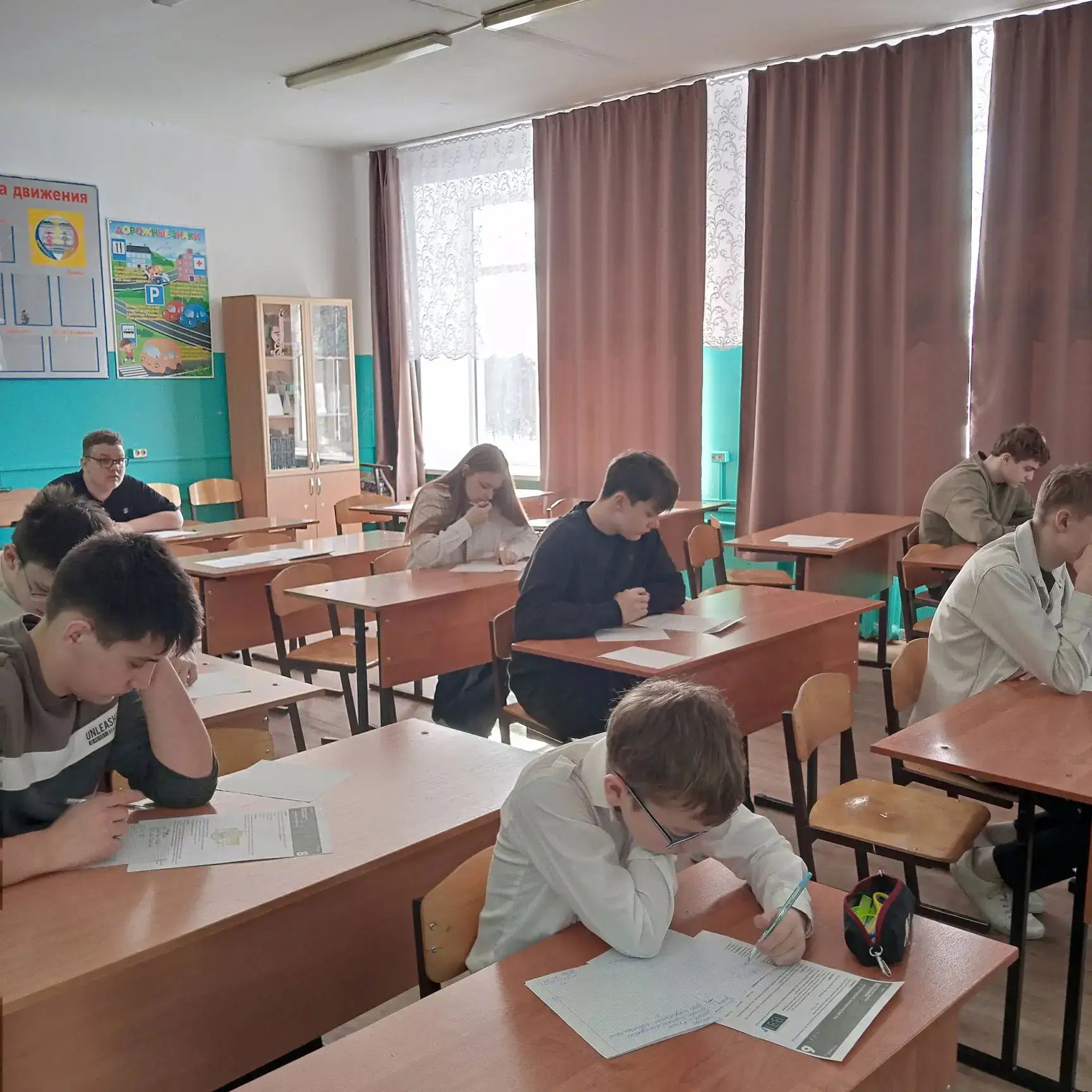 Интеллектуальный марафон объединил юных исследователей 🧠✨ 14 и 16 марта в школе прошёл Интеллектуаль