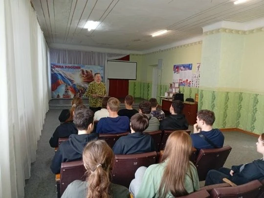Сотрудник кафедры зоологии и экологии ДонГУ провела профориентационное мероприятие для школьников  📆