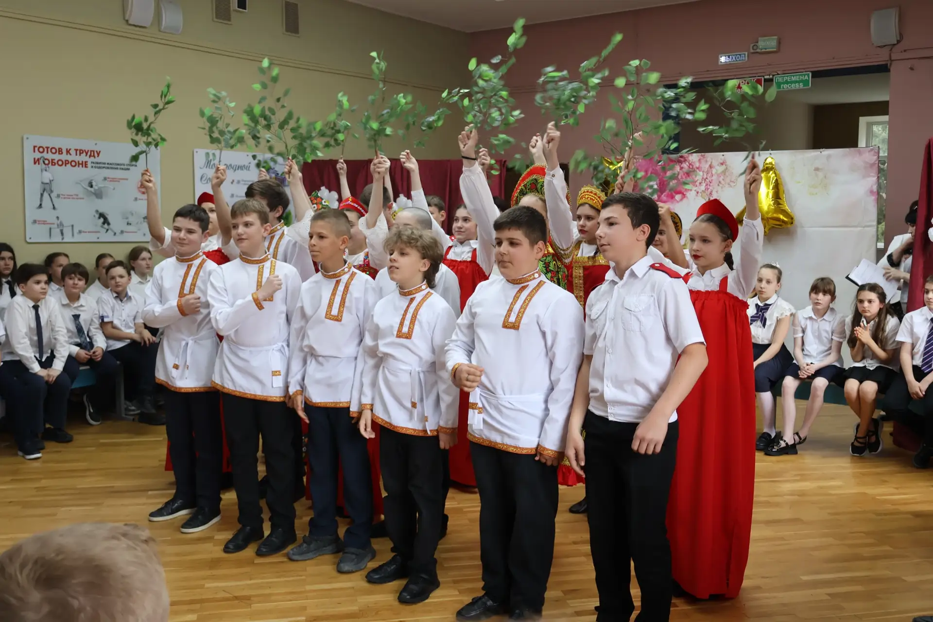 💫В стенах нашего лицея прошел долгожданный выпускной 4 классов, который стал ярким и незабываемым со