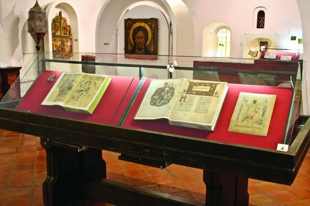 Дебаты, лекции, легендарные спикеры, редкие книги из фондов и бесплатное посещение эксп...