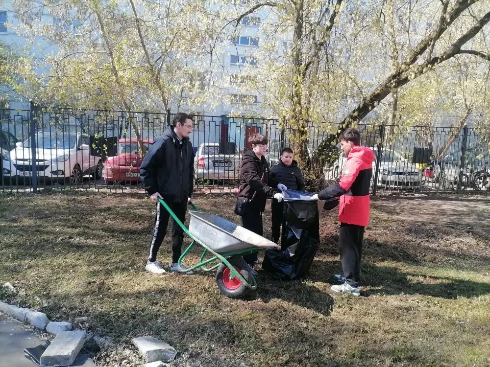 🌿 Субботник в школе — вместе за чистоту и порядок! 25 апреля в нашей школе прошёл традиционный суббо