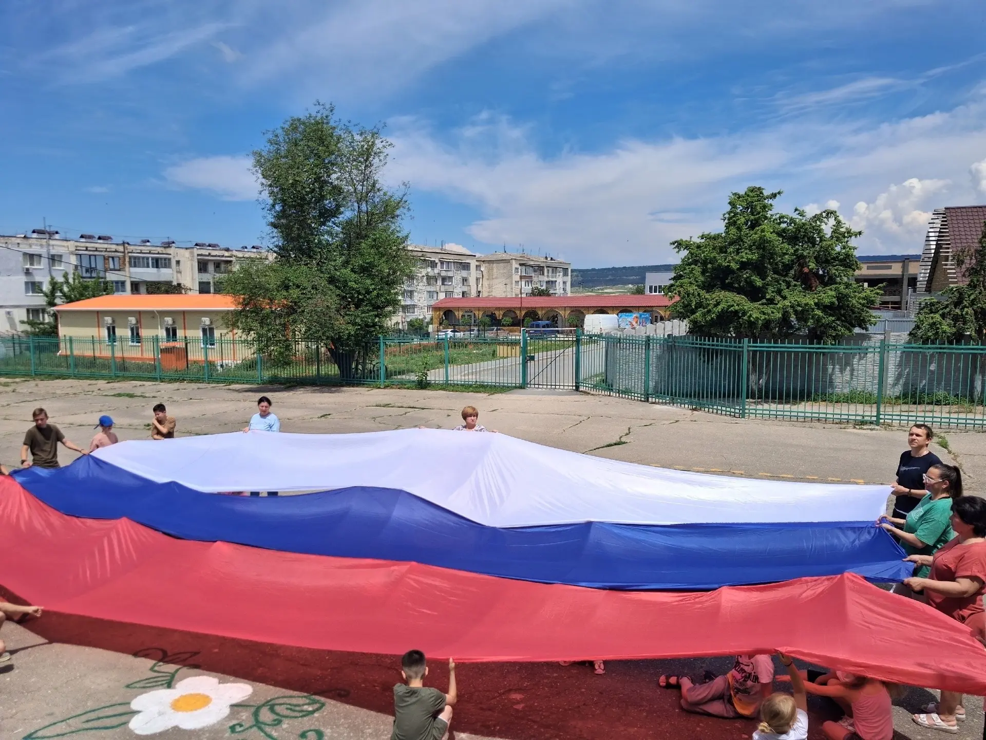 🇷🇺 Акция «Развёртывание Государственного флага Российской Федерации» ко Дню России! 🇷🇺 
 
В наше