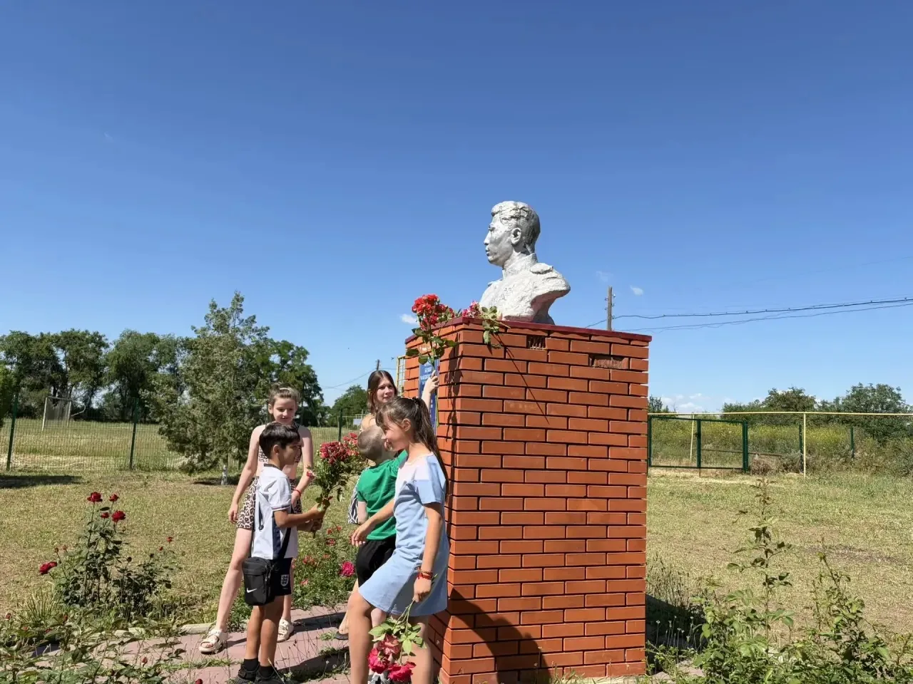 Сегодня, в День памяти и скорби, в лагере «Дружба» был особенный час. Мы не просто говорили о войне 