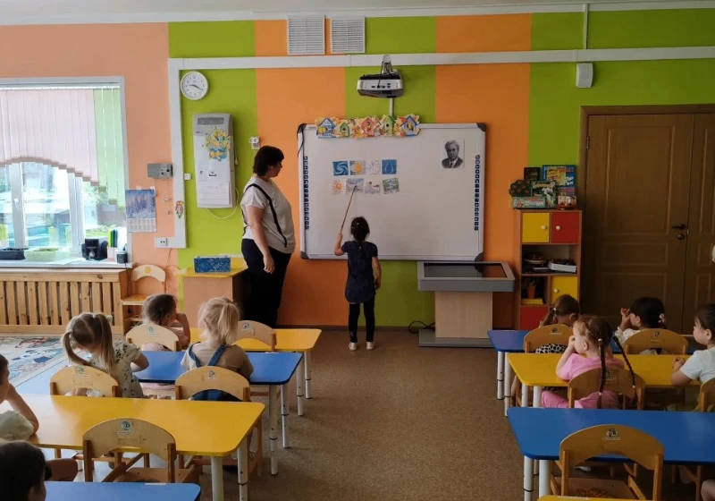 В средней группе Пчелки прошло открытое занятие по речевому развитию , на котором ребят...