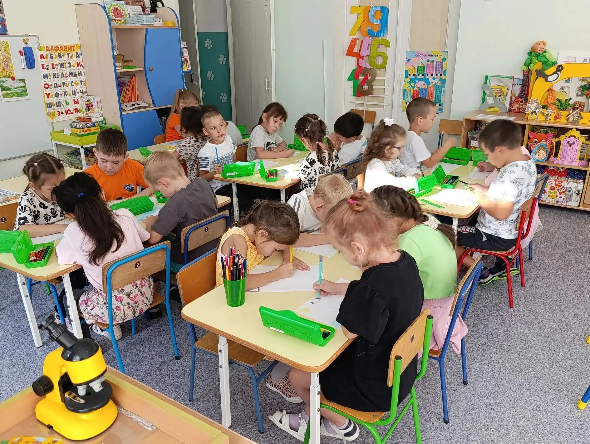Рисование в подготовительной группе № 13 "Как я провел лето"✍️🌞