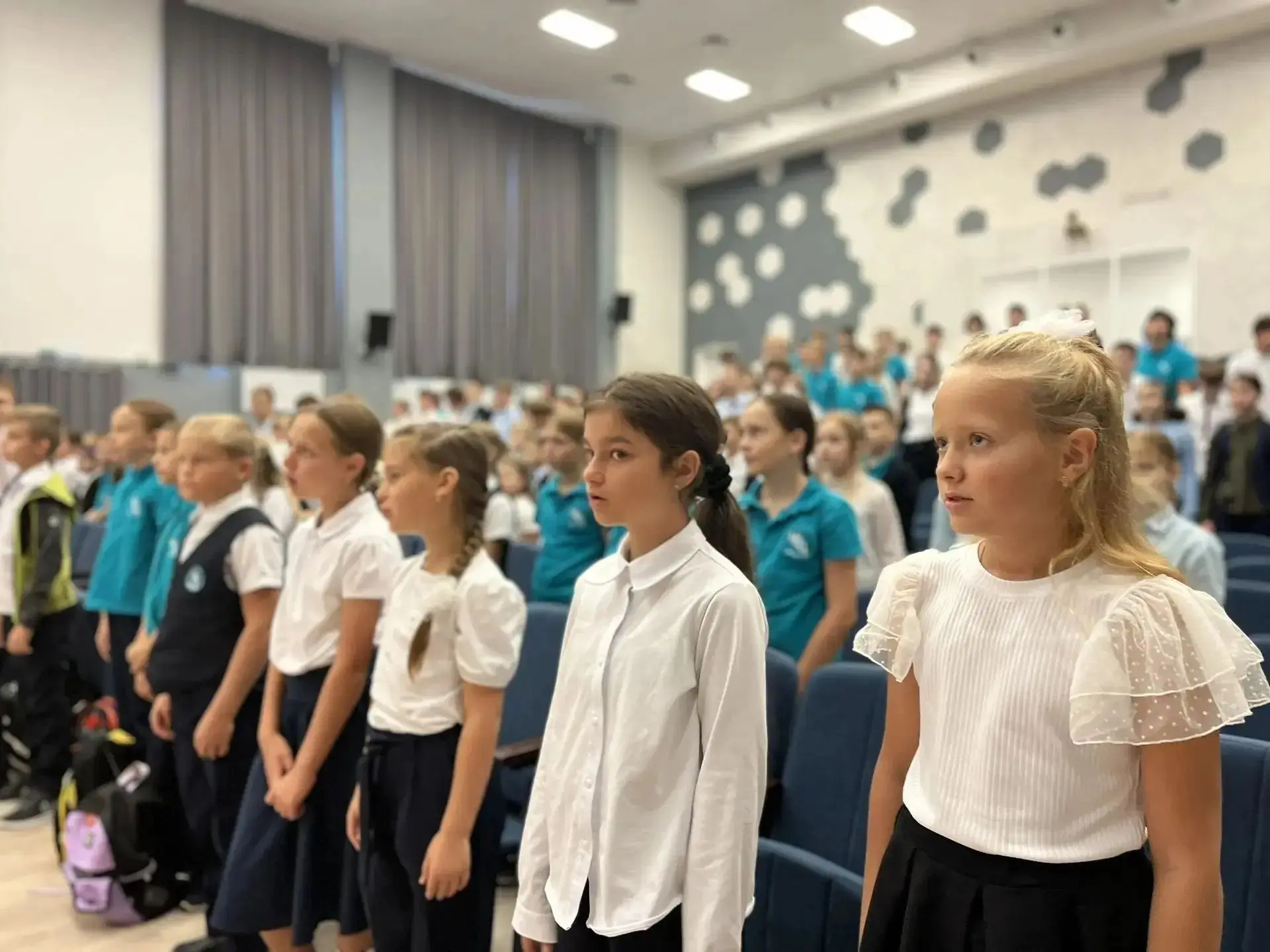 Торжественная еженедельная линейка 🇷🇺