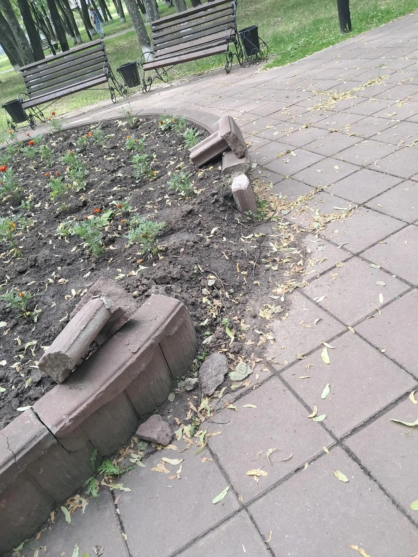 Доброе утро, Вагай!

У кого-то утро доброе, а у нас, к сожалению, снова проблемы. Пожалуйста, объясн
