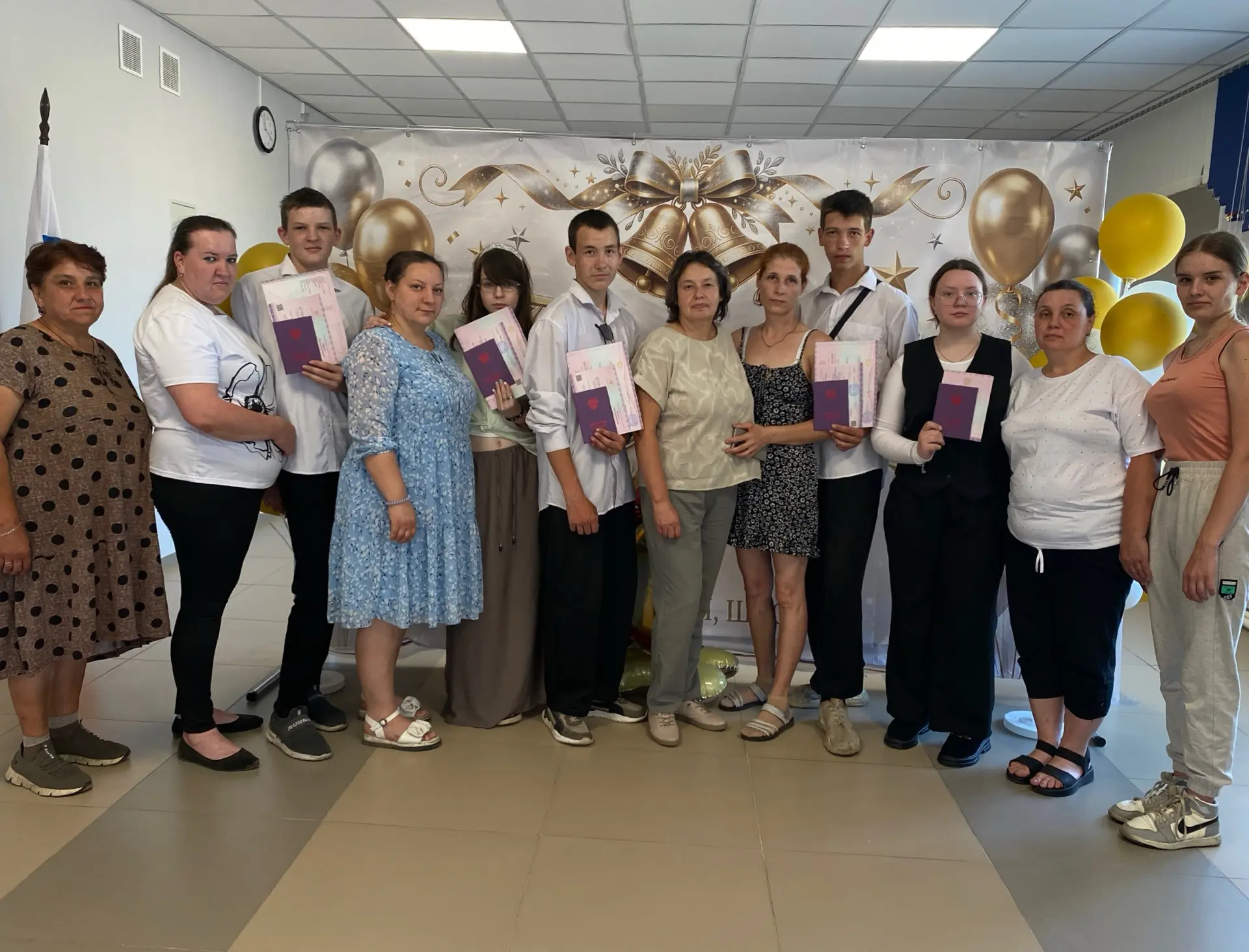 🎉 Торжественное вручение аттестатов — состоялось! 🎉

Сегодня в нашей школе прошло по-настоящему тр