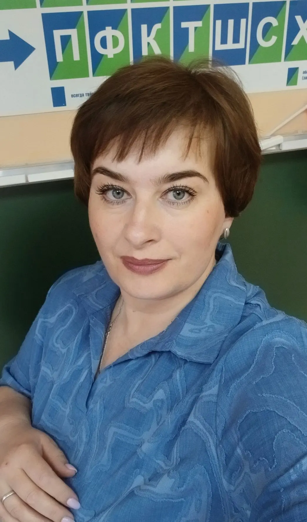 Многие думают, что продавать парфюм могут только те, кто знает сотни нот и разбирается ...