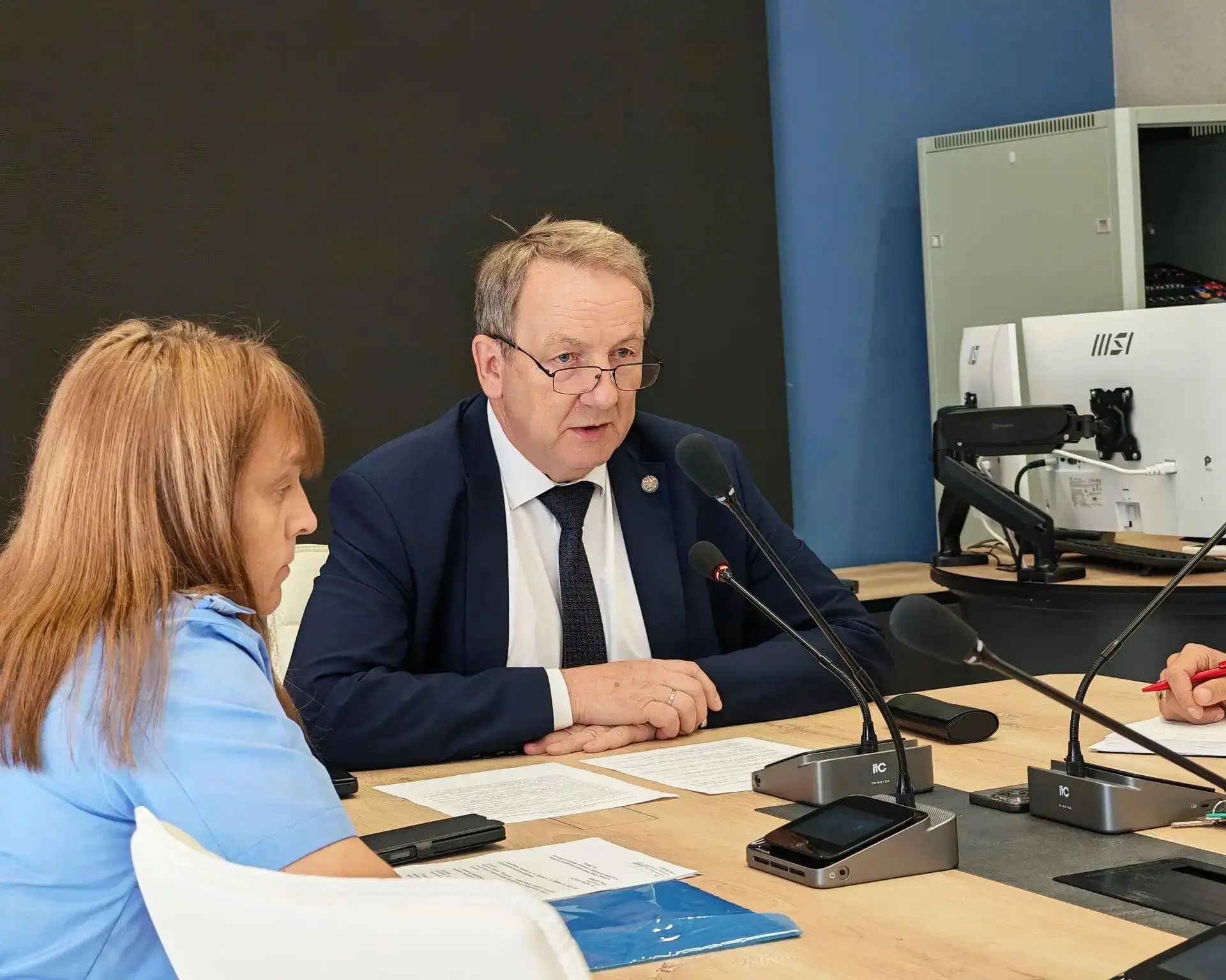 В ходе очередного заседания комиссии по безопасности дорожного движения разобрали ситуа...