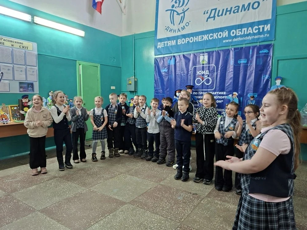 ✅💐В нашем 1а классе прошёл весёлый и яркий праздник «А ну‑ка, девочки!», приуроченный к Международно