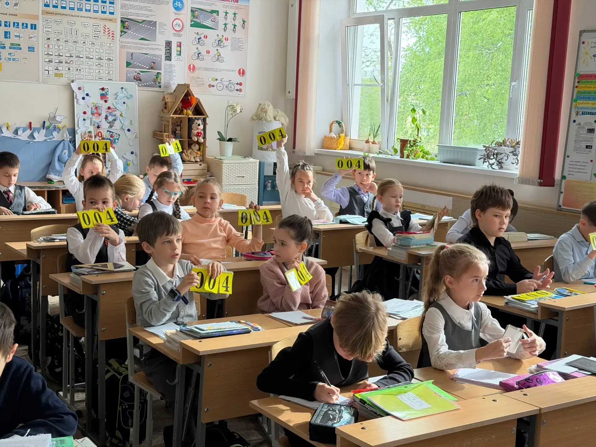 «9 Мая — День Победы. Память о подвиге, объединяющая поколения» — под таким названием прошла беседа-