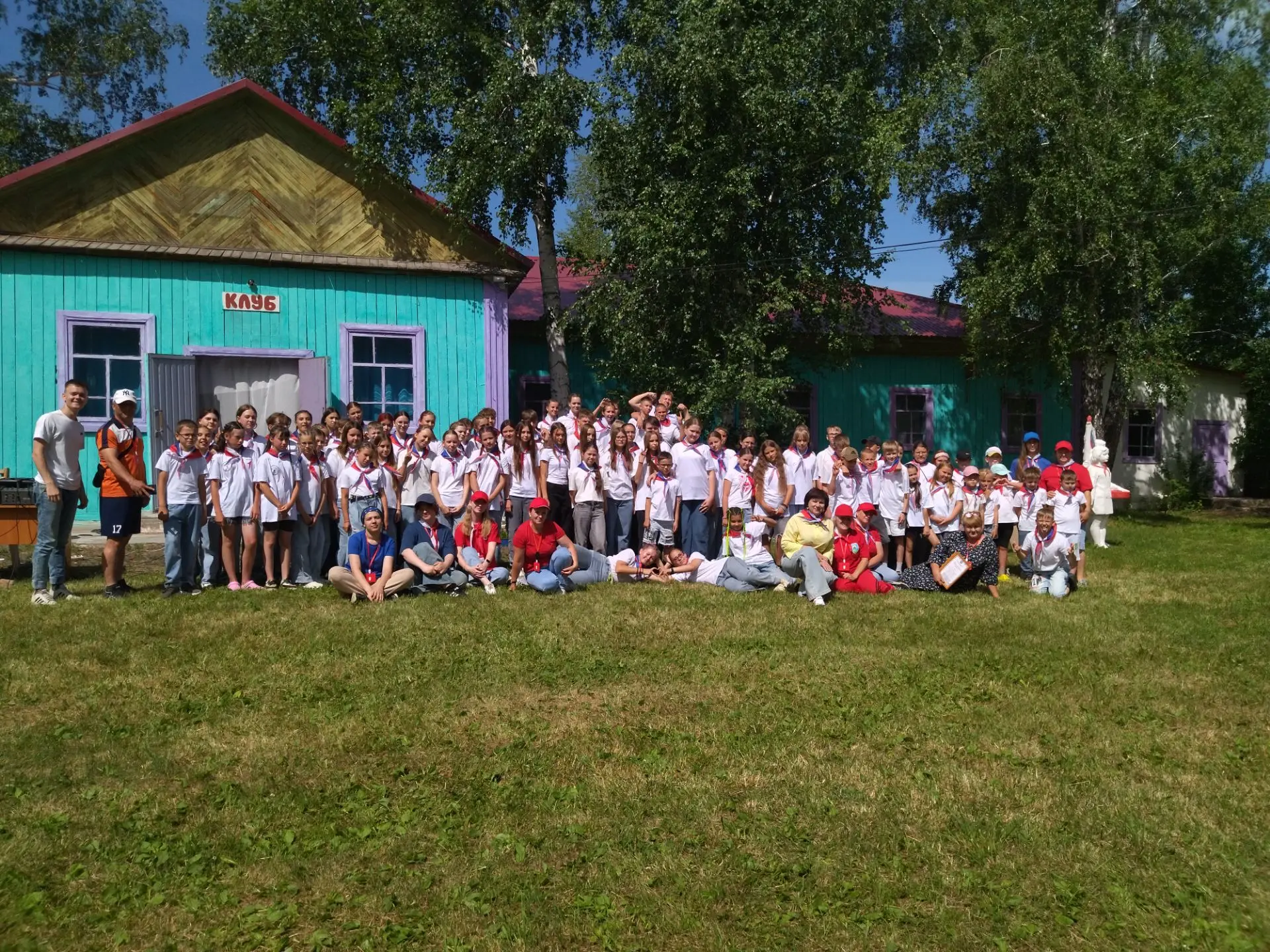 Сегодня в районном лагере "Орлёнок" состоялась торжественная линейка, посвящённая открытию первой оз