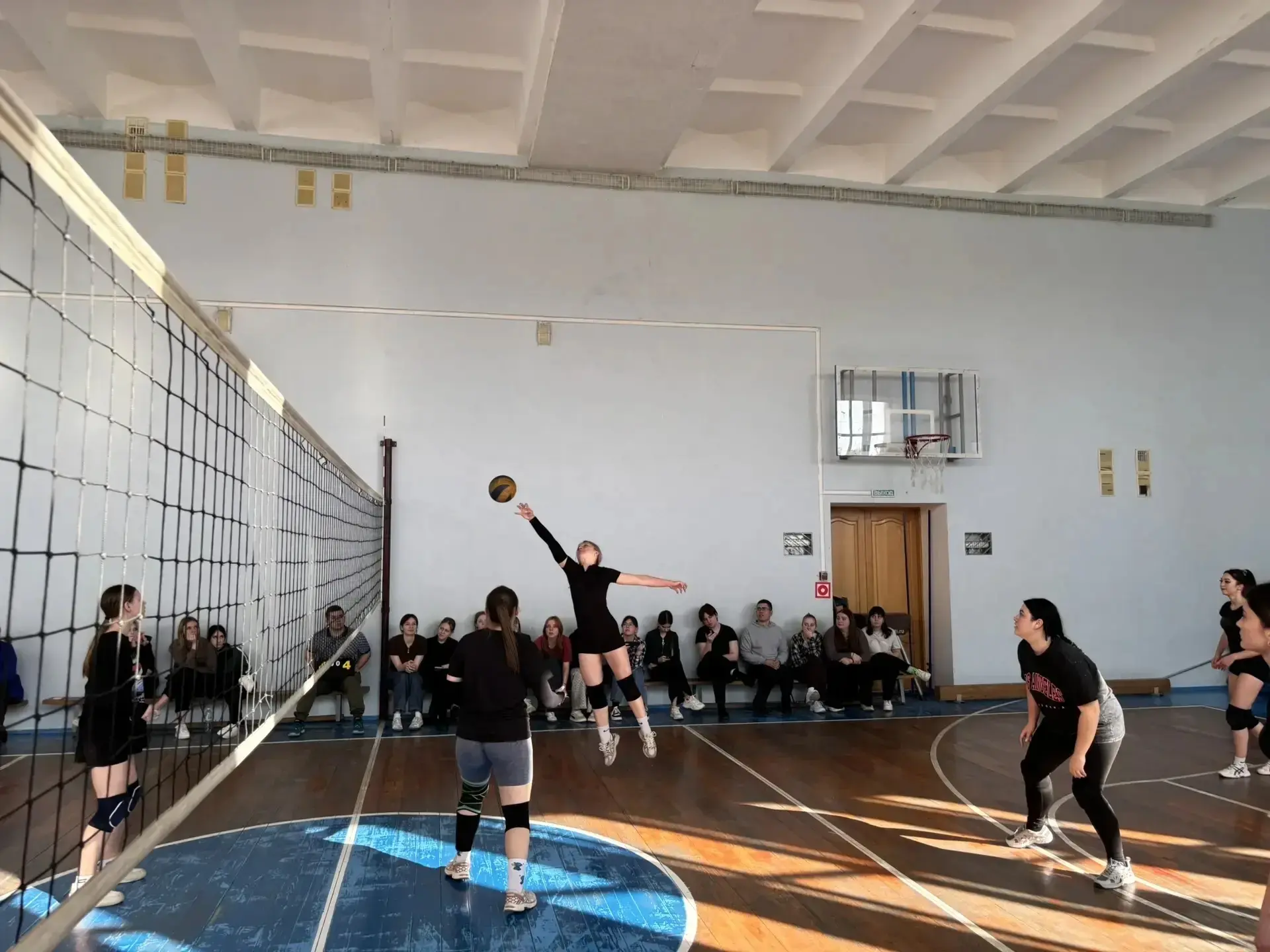 🏐 С 31 марта по 3 апреля в нашем колледже царила атмосфера настоящего спортивного праздника. В честь