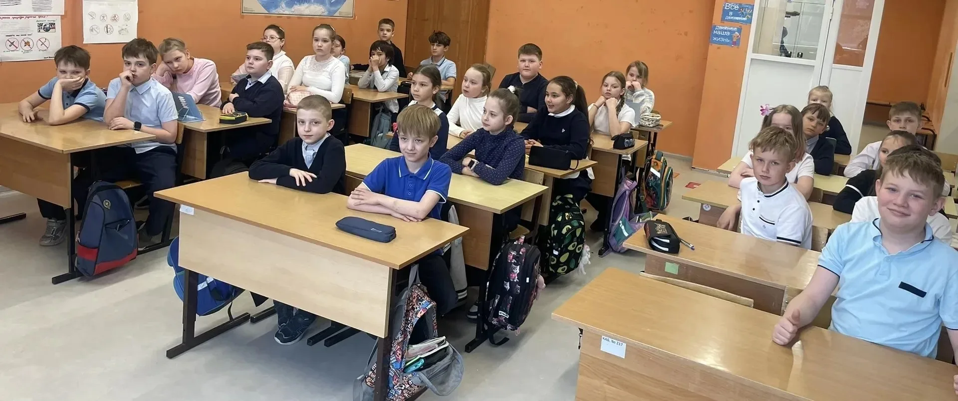 Сегодня в школе наш частый гость в продолжении темы празднования Дня космонавтики рассказал как один