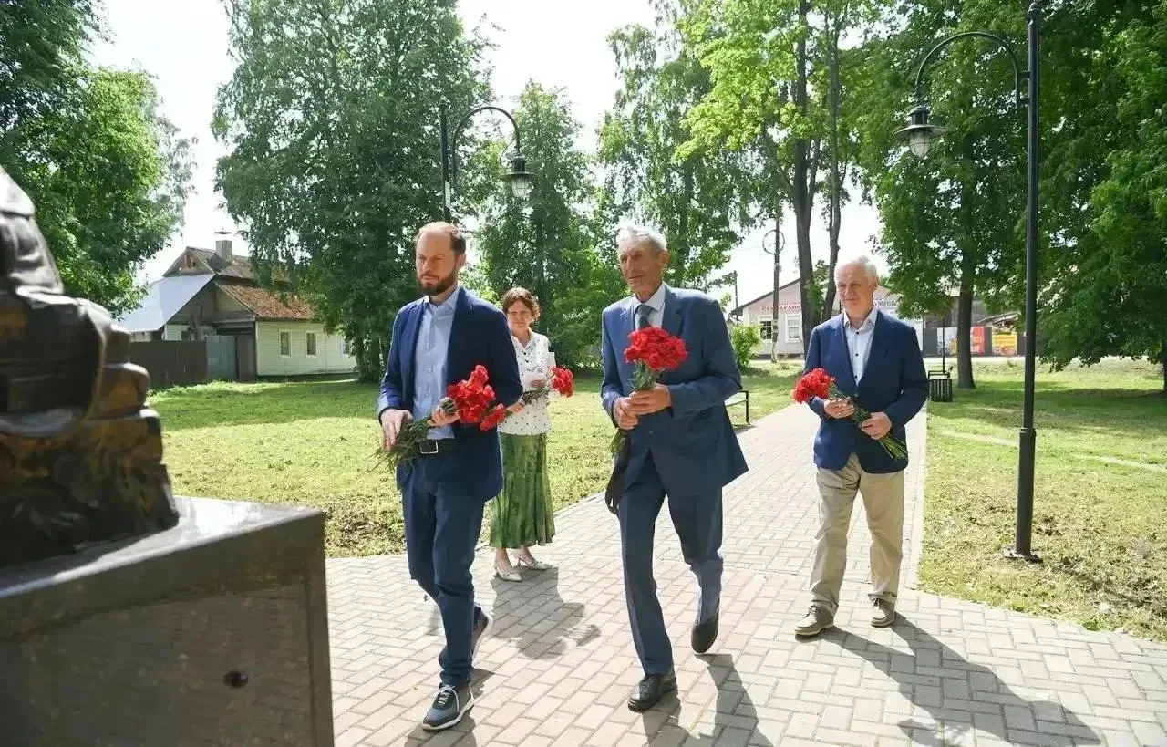 Глава Тверской области Виталий Королев объявил, что Осташков получит звание «Город воин...