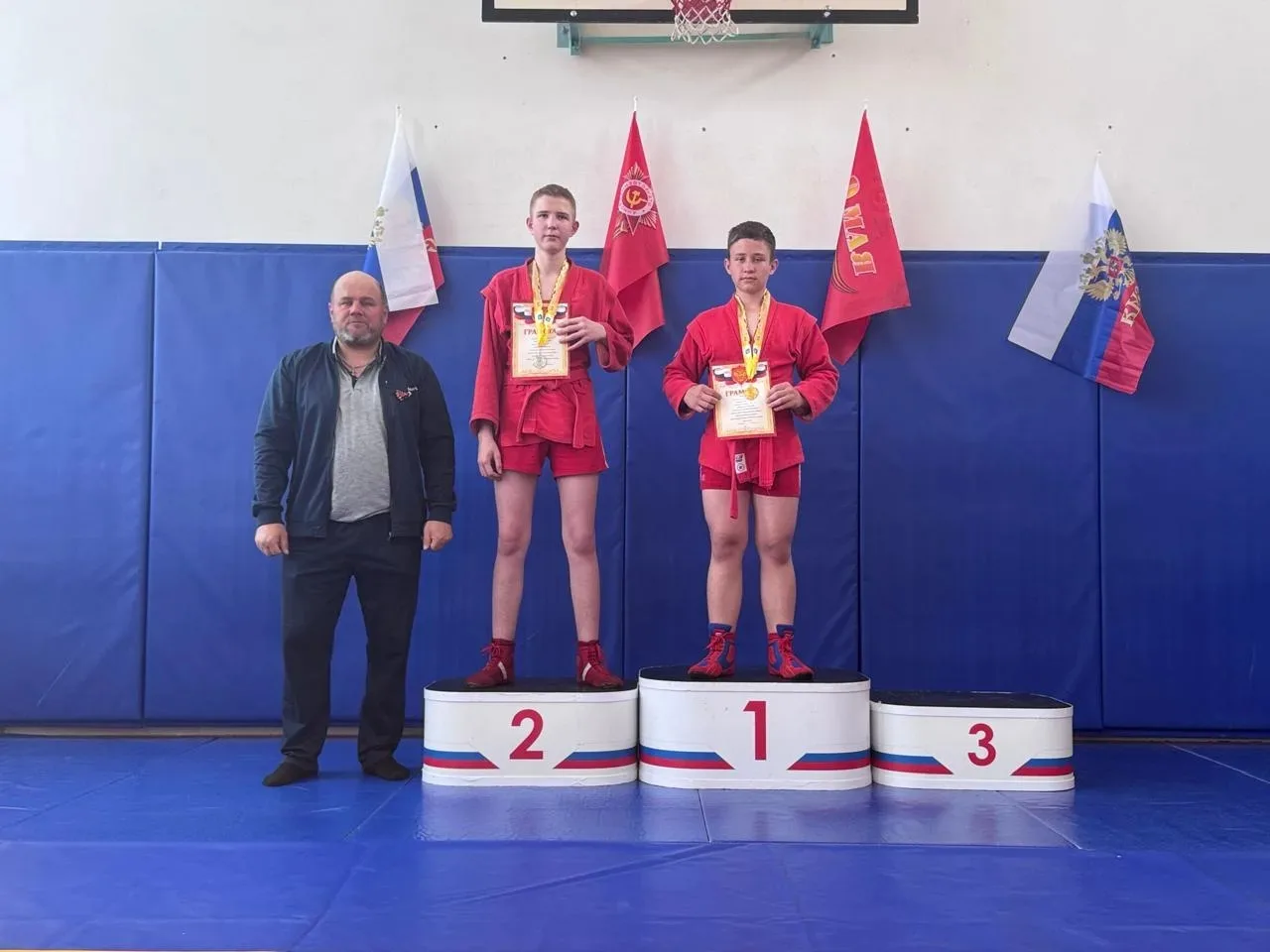 В пос. Красочный прошло открытое первенство по борьбе самбо, посвященное Дню Победы. В соревнованиях