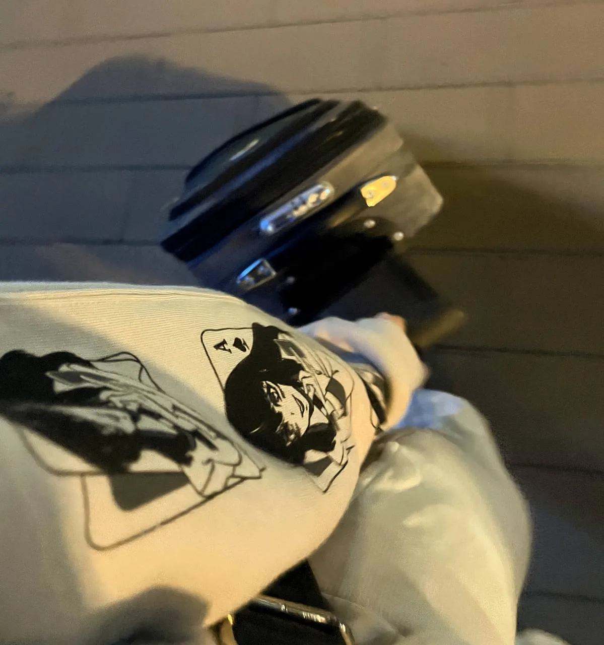 Усе, поехали на вокзал. Вроде еду на 3 дня, а с чемоданом!!! Дело в том, что пол чемода...