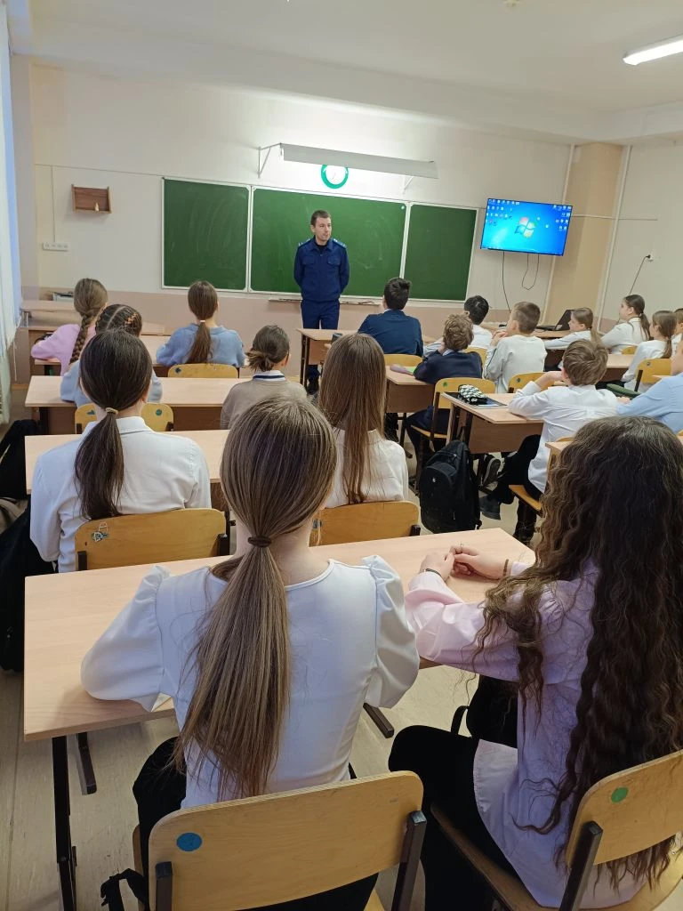 В целях профилактики правонарушений среди несовершеннолетних сегодня, 3 февраля, в первом корпусе на