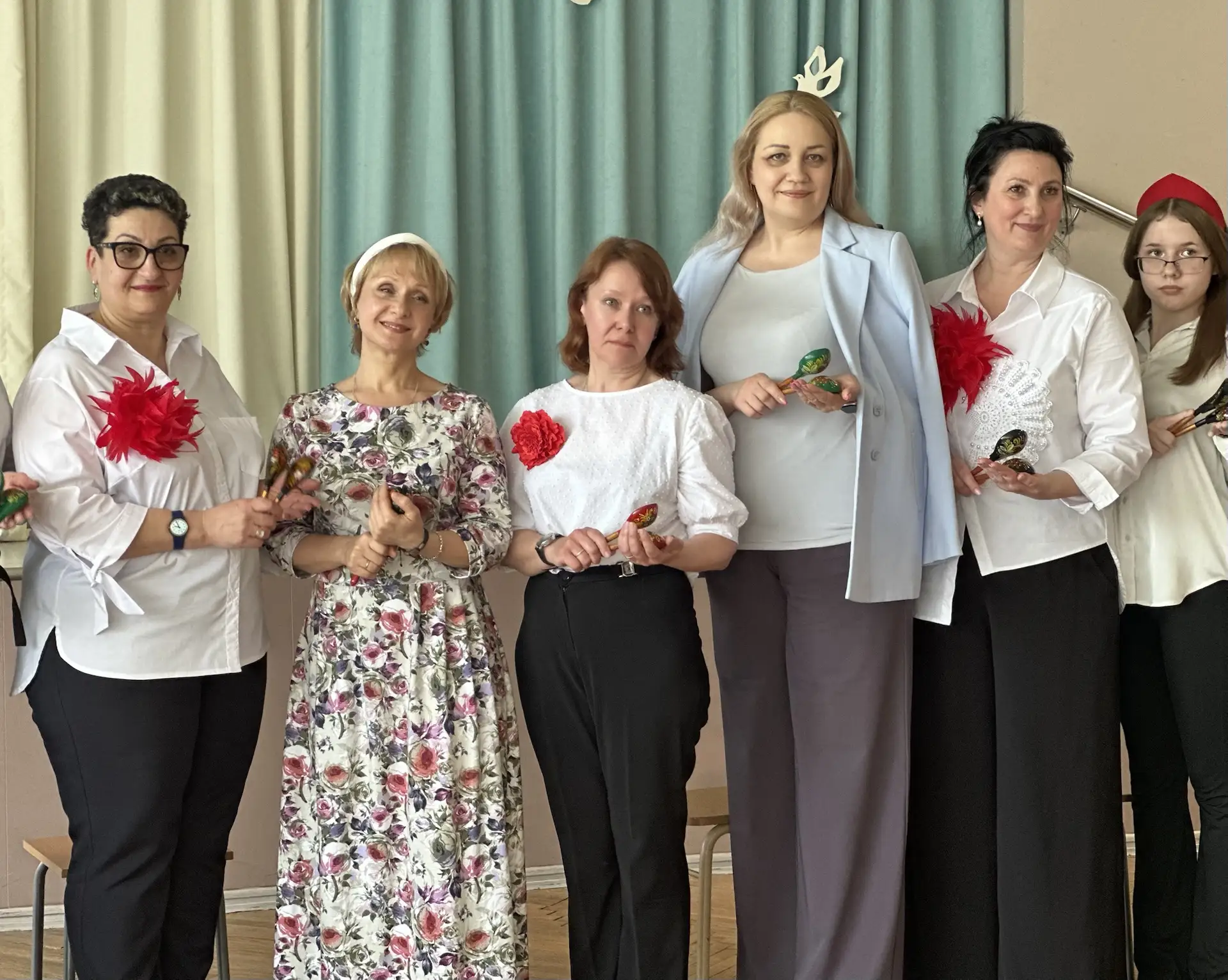 Ложкари играть начнут – ноги сами в пляс пойдут: в школе Химок провели концерт русской народной музы