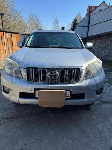 На торги выставлен полноразмерный внедорожник Toyota Land Cruiser Prado 150, расположенный в Горно-А