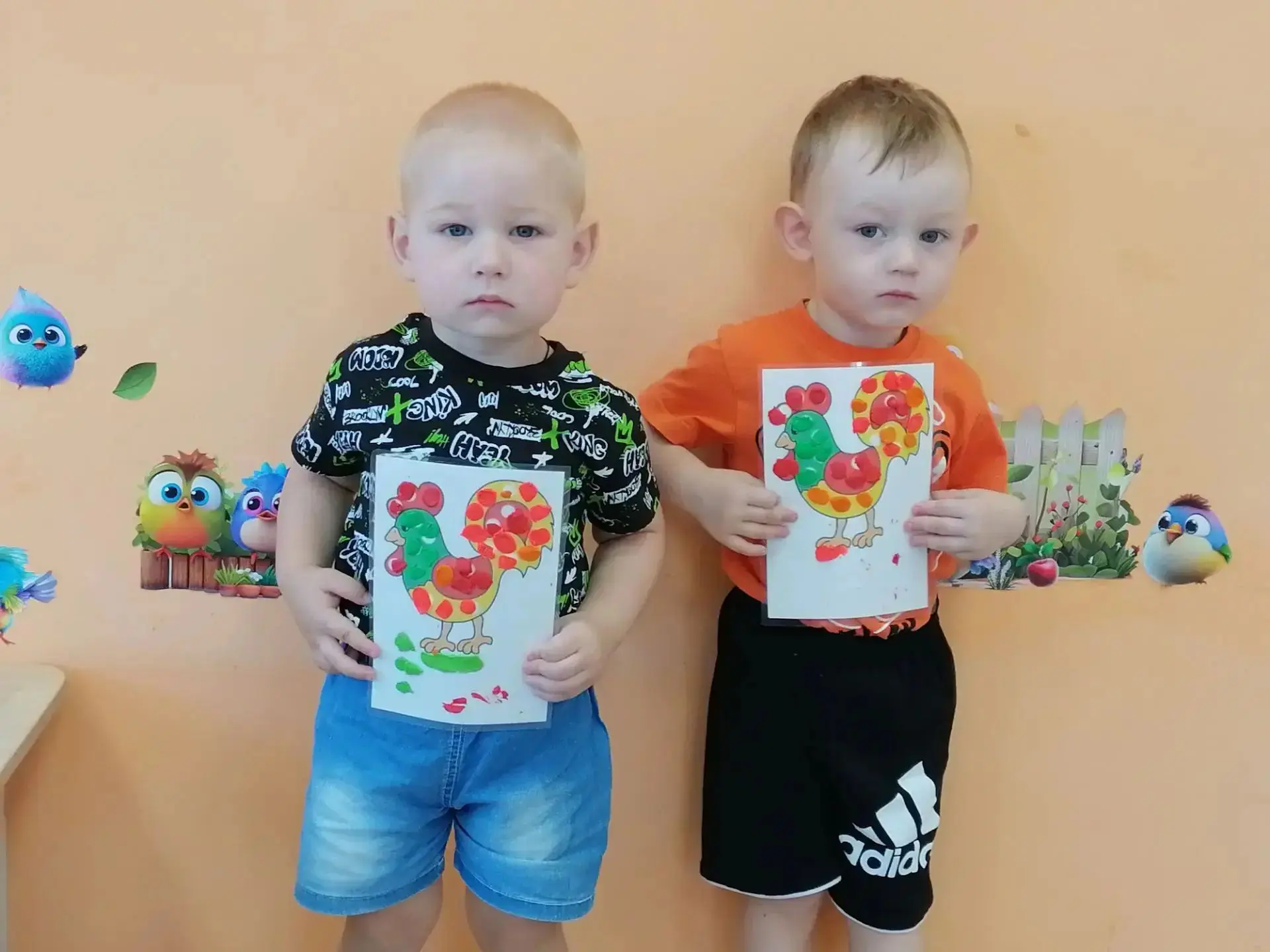 Сегодня в группе "Светлячки" прошло увлекательное занятие по лепке «Украшаем петушка» в...
