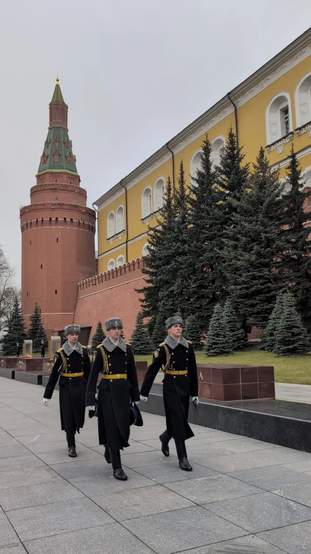 🇷🇺 ЧАС ПАМЯТИ И ЧЕСТИ  Наши семиклассники почтили память героев Великой Отечественной войны. Они пос