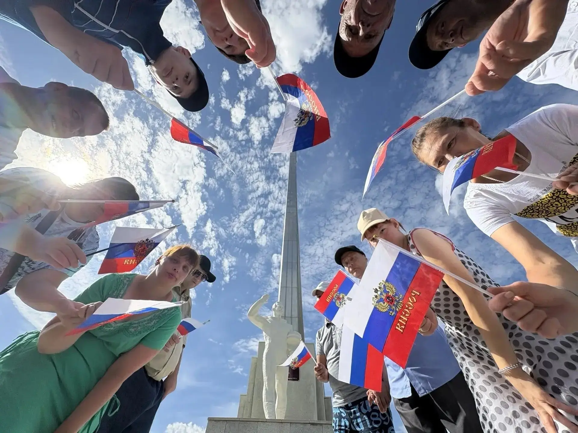 🧑‍🚀Подопечные Энгельсского дома-интерната для престарелых и инвалидов провели солнечн...