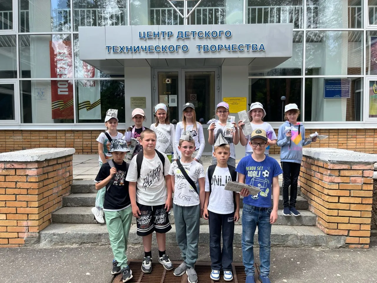 Сегодня в лагере был насыщенный день, под названием "Мост единства".Ребята посетили Пож...