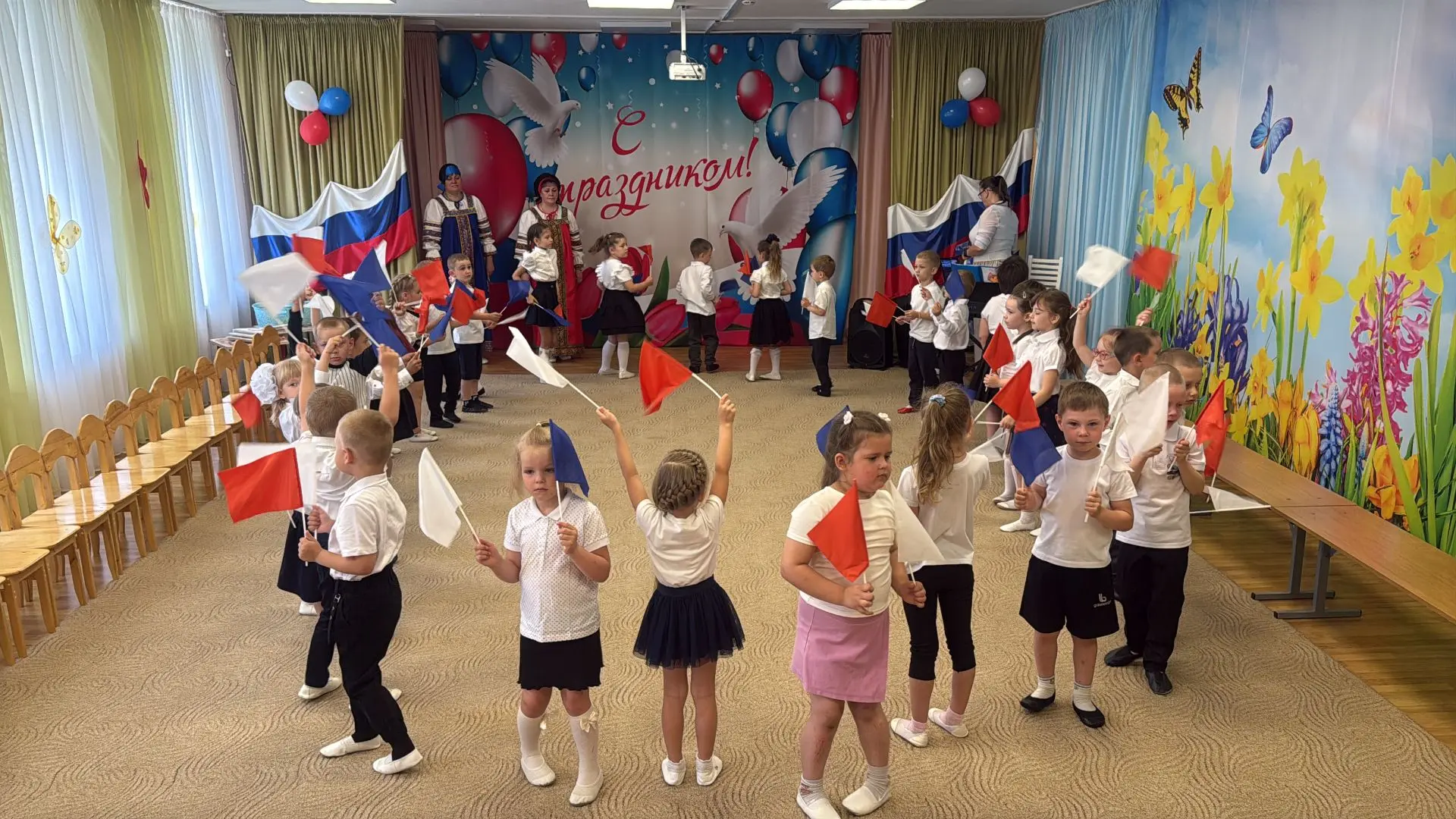 🇷🇺 В стенах дошкольного отделения №7, наполненных смехом и непосредственностью детски...