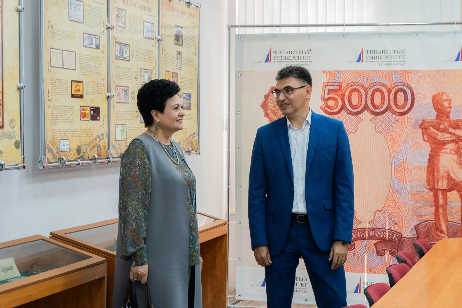 Курский филиал Финансового университета подписал соглашение о сотрудничестве с МБОУ "Ср...
