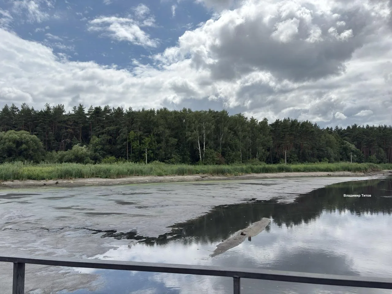 Обмелевшее Белгородское водохранилище

Местный блогер Владимир Титов опубликовал фото обмелевшего Бе