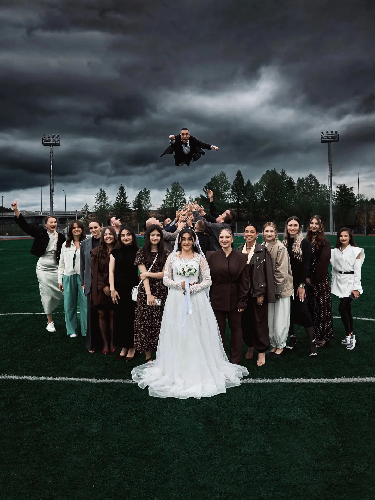 ❤️ Летняя свадьба — всегда волшебство! 💍☀️ Погода может быть переменчивая, но сердце влюбленных - н