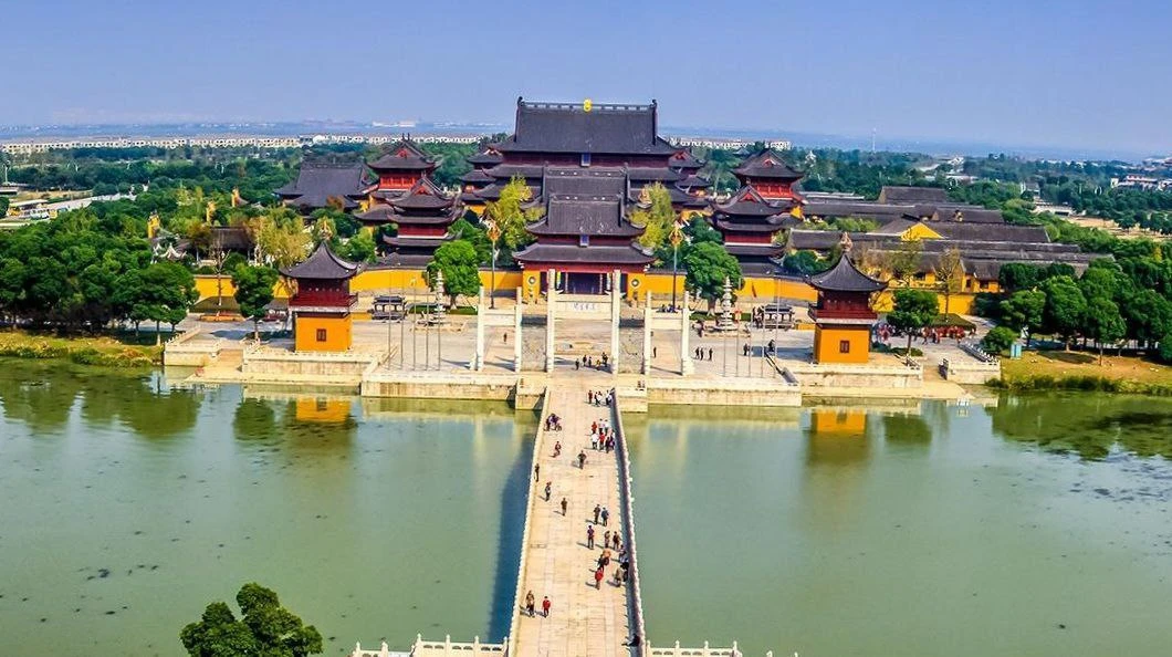 🏯 Храм Чунюань, Сучжоу, Китай. Год постройки: 503

Храм расположен на полуострове озера Янчэн в про