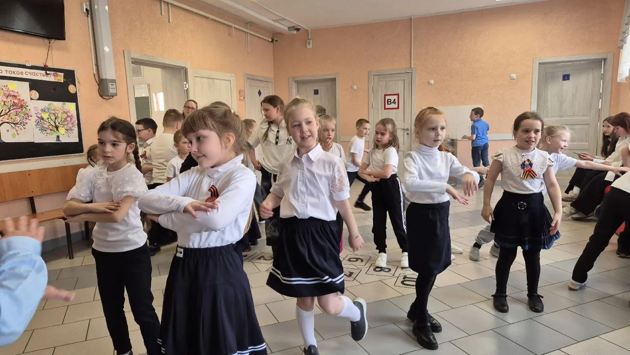 💃🕺Танцевальный марафон на переменах!   ✨ Учебный год подходит к концу, в самом разгаре жаркие деньки