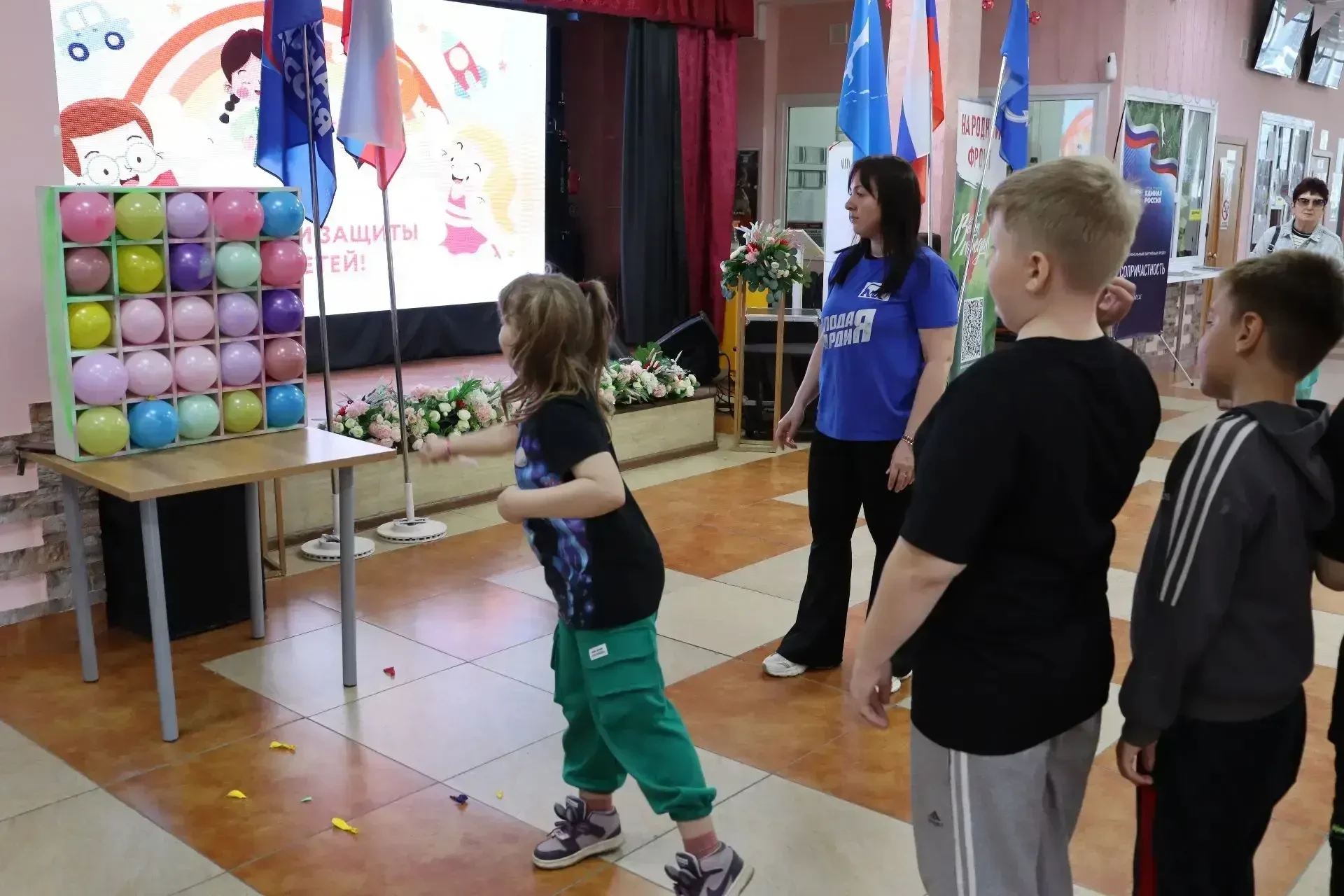 В День защиты детей в Холмске прошла большая развлекательная программа.

В Международный день защиты