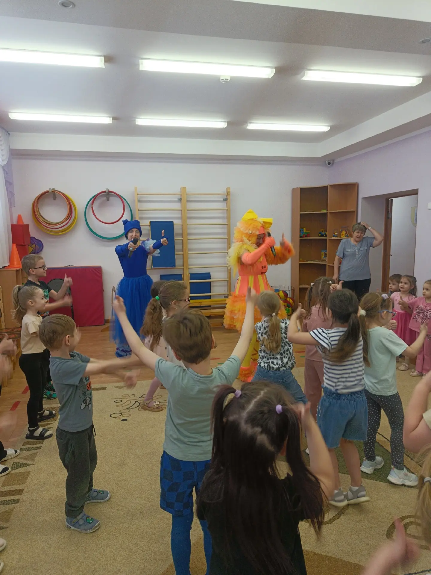 Продолжаются яркие игровые программы, посвящённые Дню защиты детей и началу лета в детс...