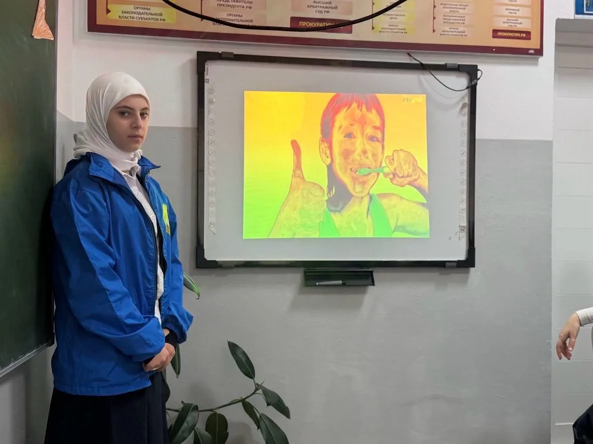 "Здоровым быть - здорово!"
В 6-8 классах  прошел классный час на тему «Мы за здоровый образ жизни», 