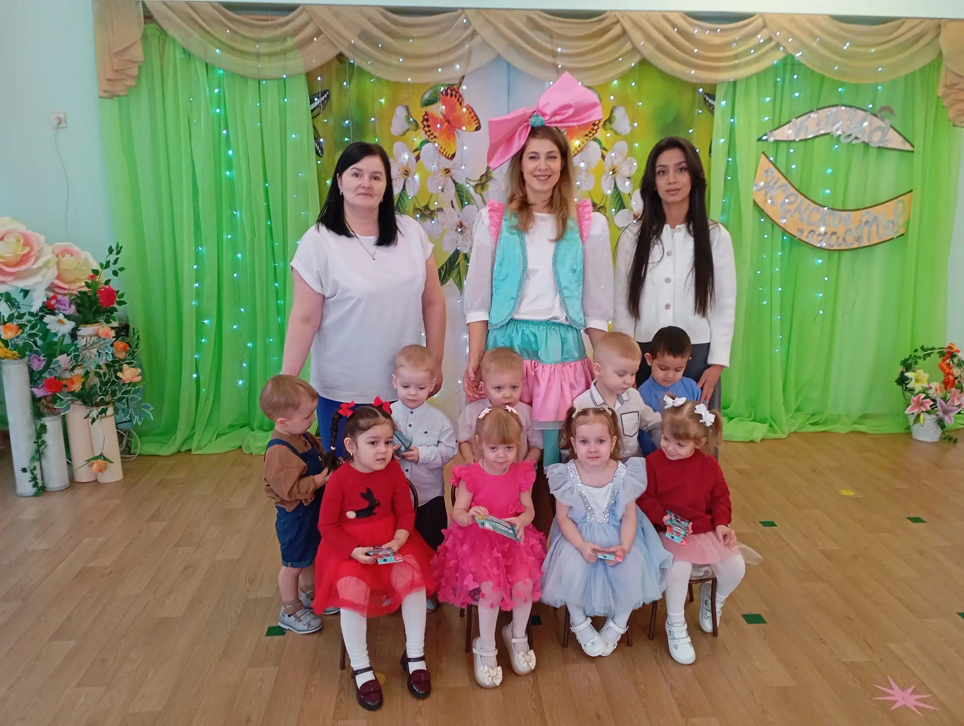 💐"Весенние утренники"🎉 Ребята ЦРР 25 окунулись в атмосферу весеннего волшебства!  В музыкальном зале